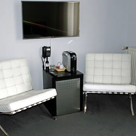 Apollo Hotel 3*