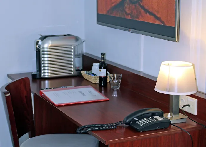 Apollo فندق نايميخين