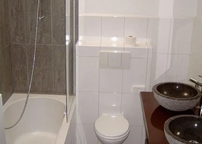 Отель Apollo 3*