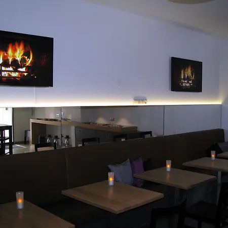 Apollo Hotel 3*