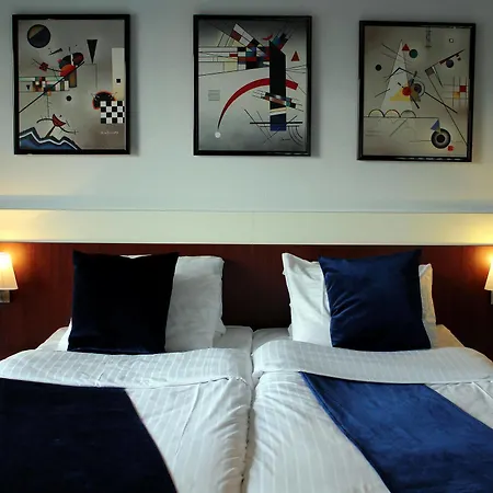 Hotel Apollo 3*